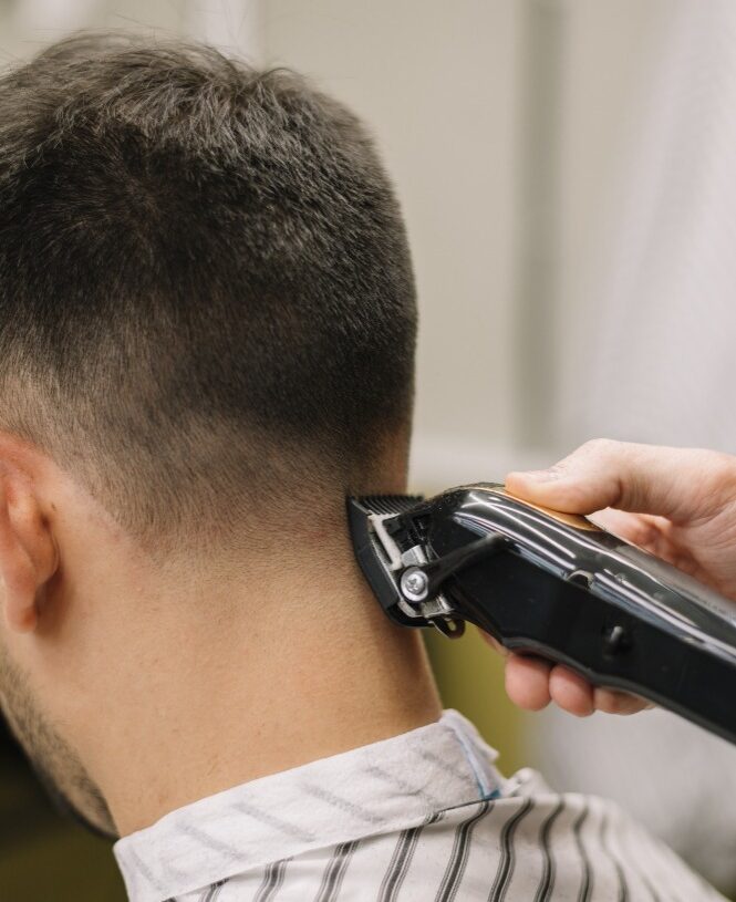 Corte de pelo con estilo en Inkfinity